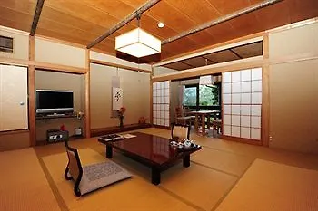 Kaiseki Ryokan Ashikari Yugawara 3*,