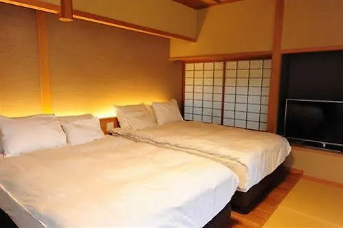 Kaiseki Ryokan Ashikari Yugawara Japan